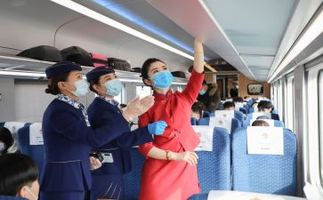 乘务员的个人总结8篇