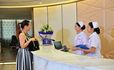 前台接待工作总结报告8篇