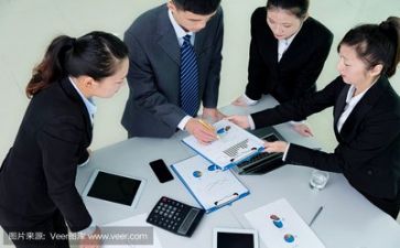 领导的年终述职报告范文8篇