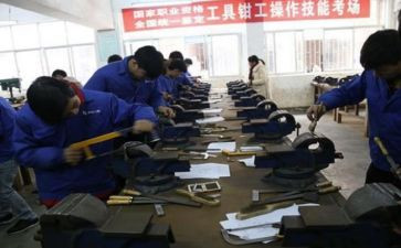 钳工技师的述职报告6篇