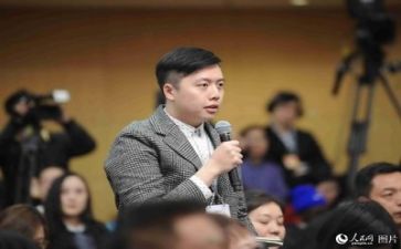 新闻述职报告8篇