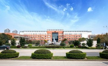 学校的自查报告参考5篇
