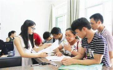 大学生助学申请书600字5篇